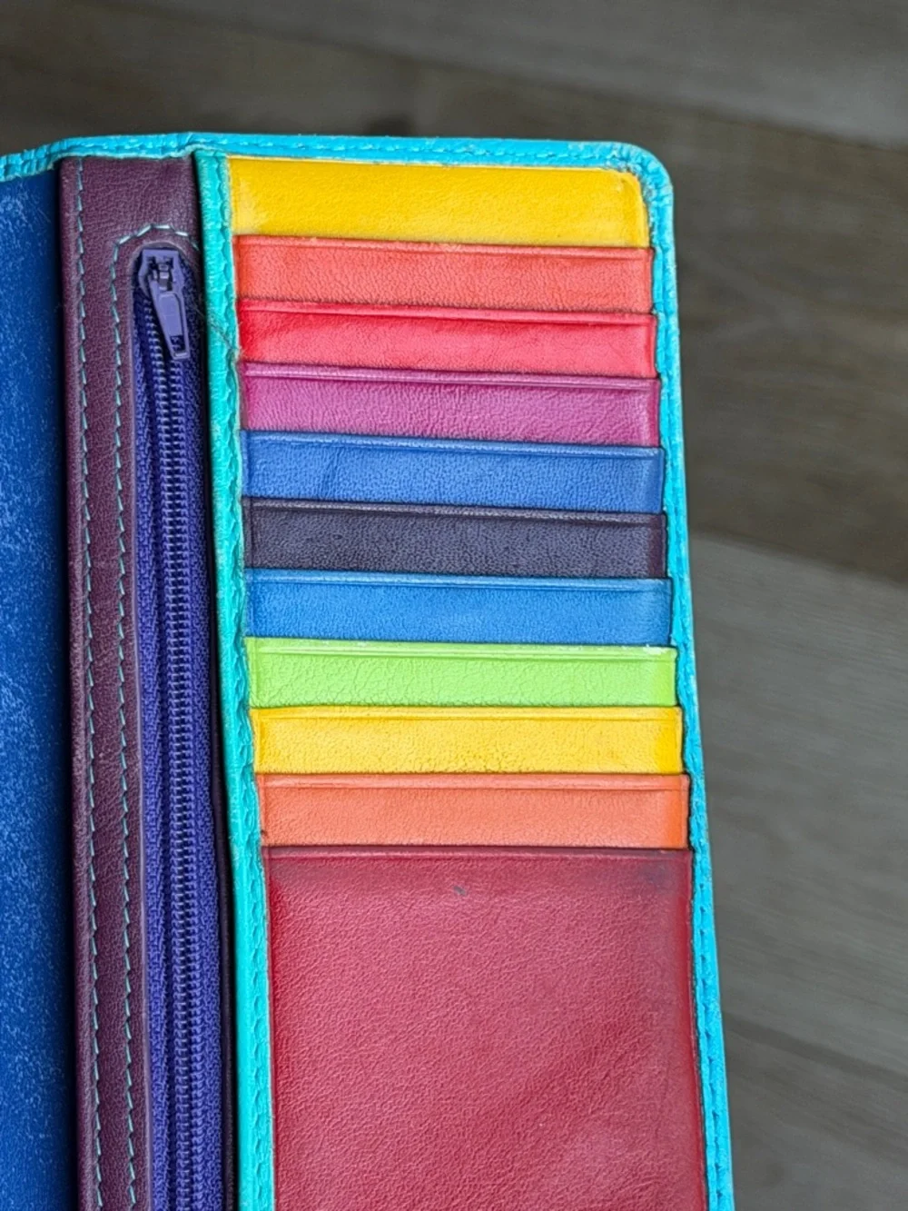Dallatti Leather Wallet Rainbow Card Slots - Picture 10 of 12